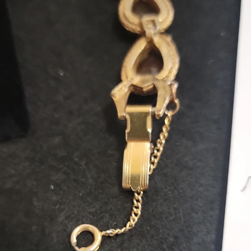 Elegant Vintage Florenza Gold Tone and Amber Colored Stone Teardrop Bracelet